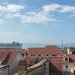 Periko Πανσιόν